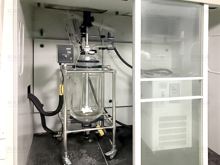 上?？婆d儀器與某公司合作