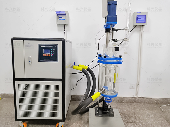 上?？婆d儀器與四川某大學(xué)合作現(xiàn)場(chǎng)